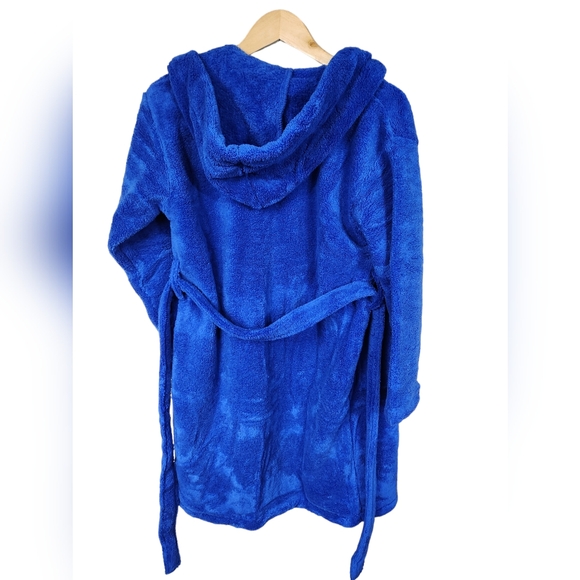 Bath Robe - Picture 3 of 10